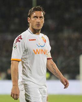 Totti e la Roma: fedeltà assoluta in un mondo di tradimenti