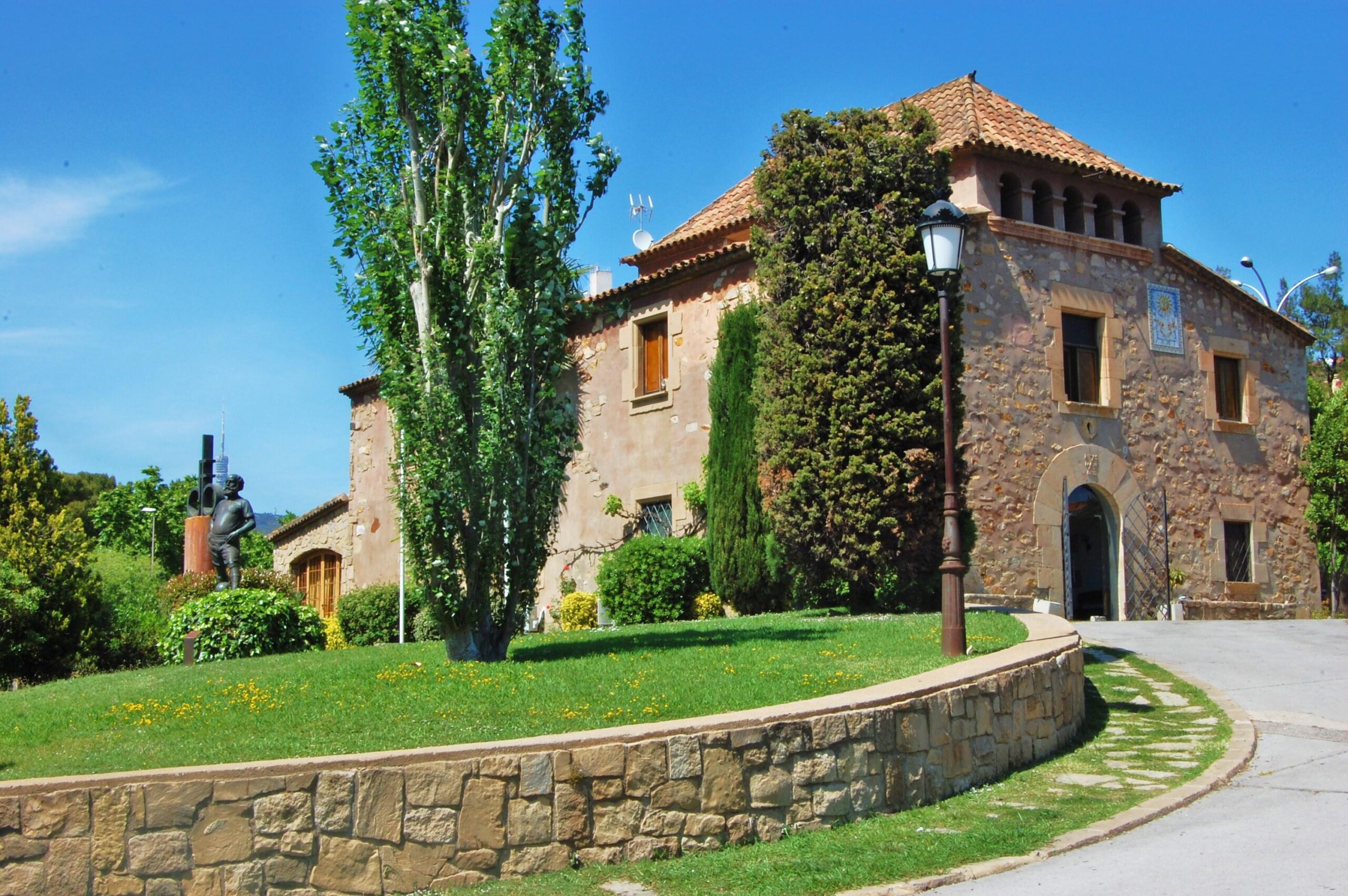 La Masia vs Castilla: filosofia e talenti delle due cantere rivali.