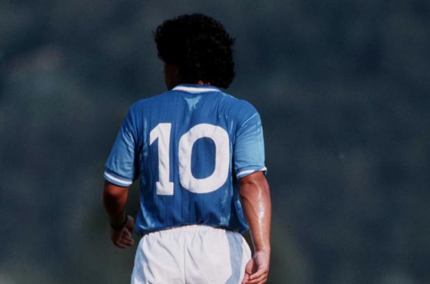 L’evoluzione della maglia numero 10: da Pelé a Dybala.